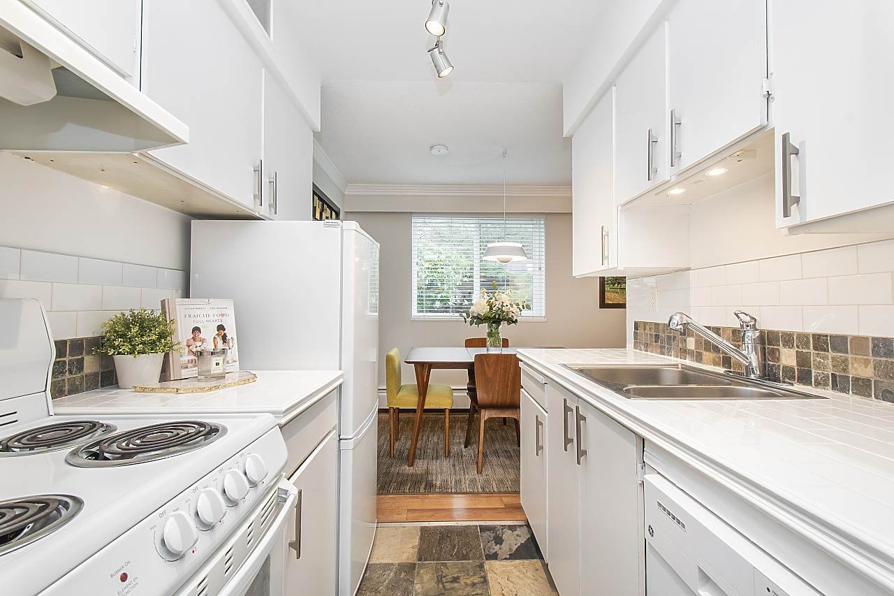 102-2335 York Ave
