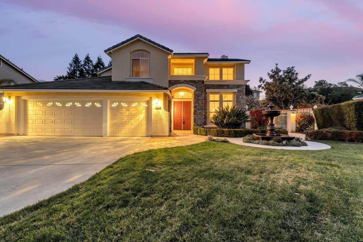 2213 Quail Bluff Court •  San Jose  • 95121