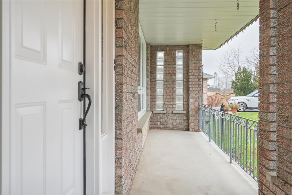 Situated on a quiet court & backing onto Bronte Creek