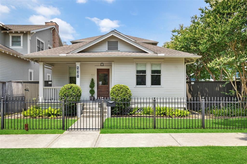 531 Oxford St