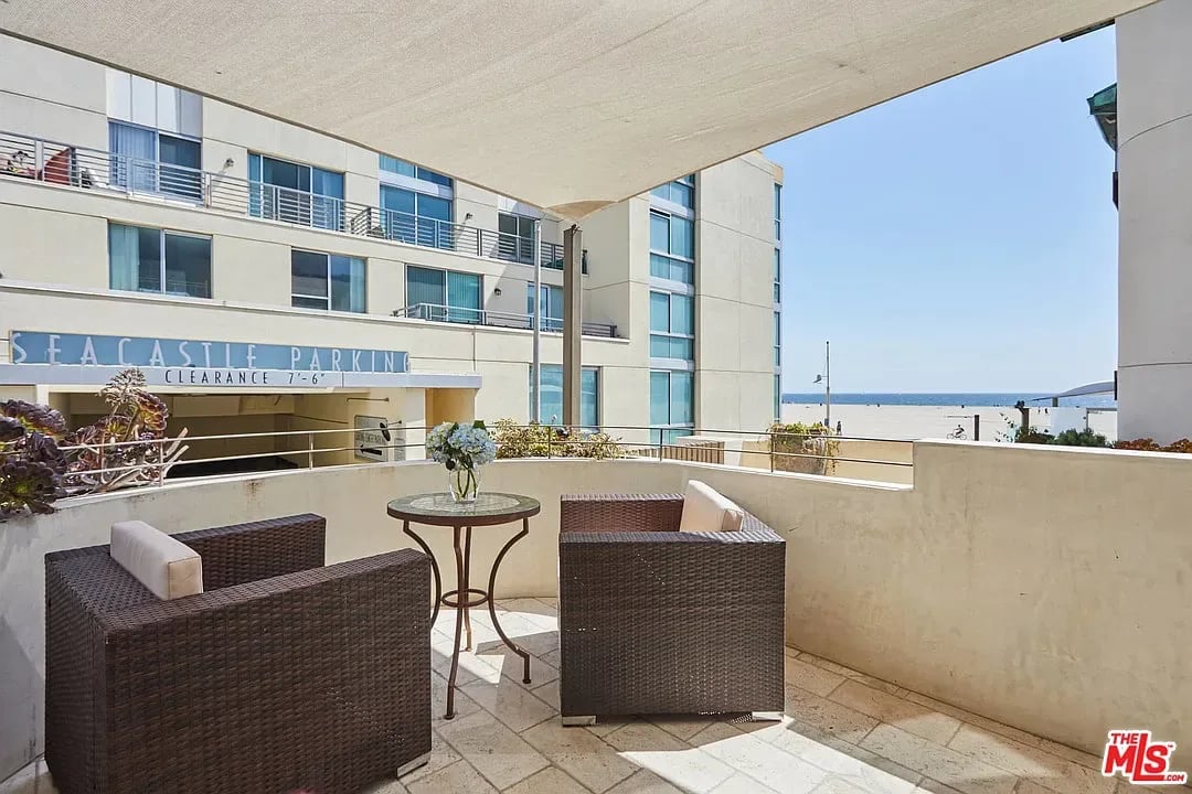 1719 Ocean Front Walk #5