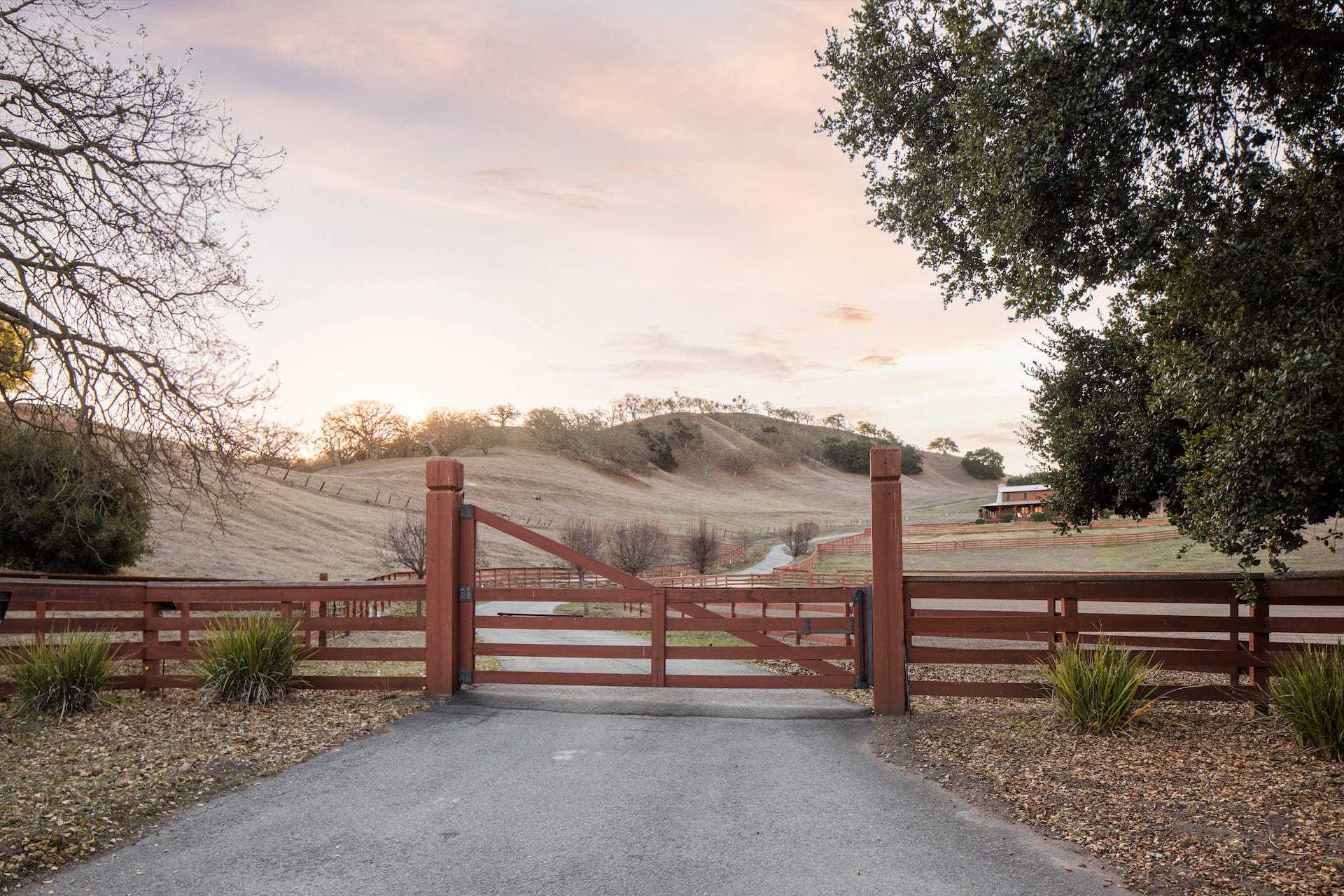 Steinbeck Country Living - 556 Corral de Tierra Road