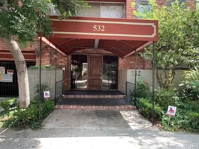 532 N Rossmore Ave #212