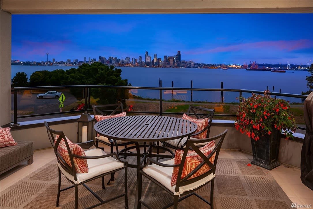1331 Harbor Avenue SW Unit: 203