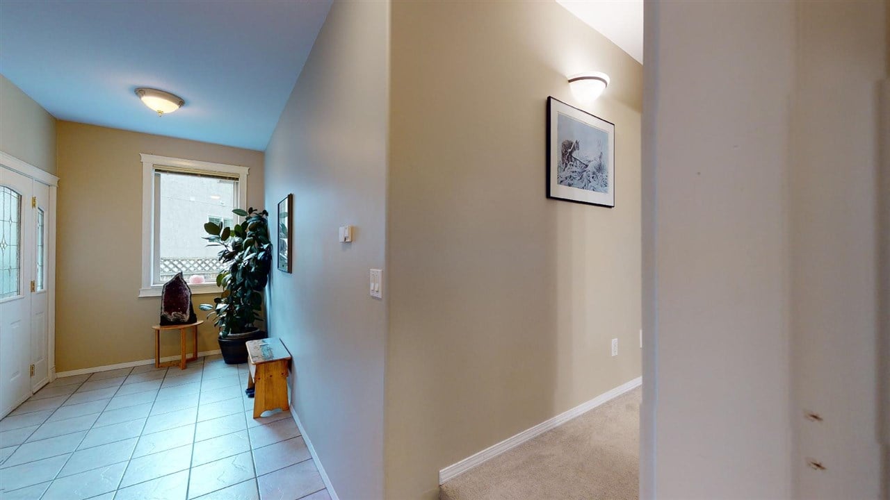 1020 Tantalus Pl