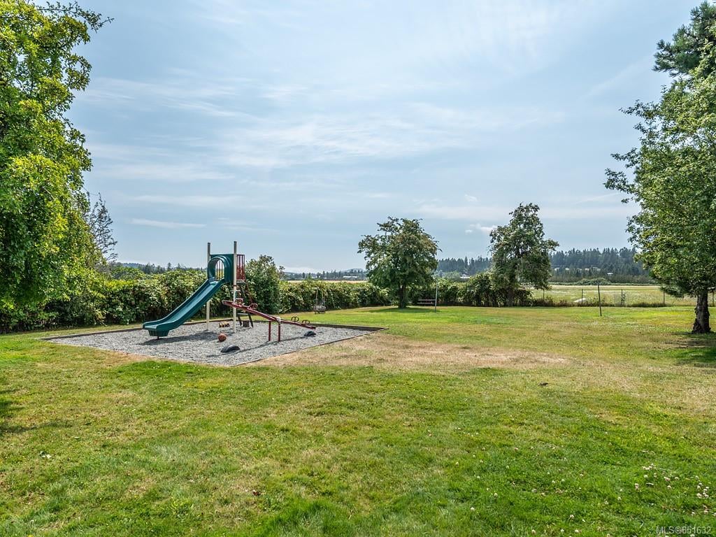 23-7751 E Saanich Rd