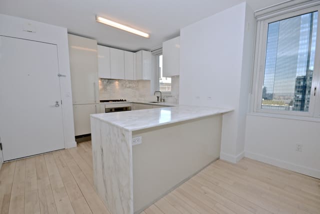 322 West 57th Street Unit: 50H