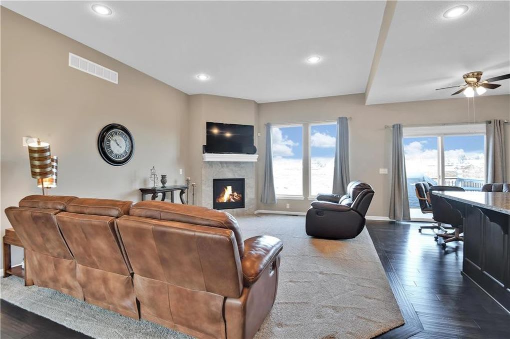 16905 Meadow Creek Circle