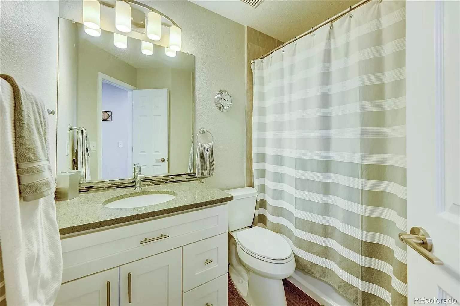 5640 S Quatar Ct
