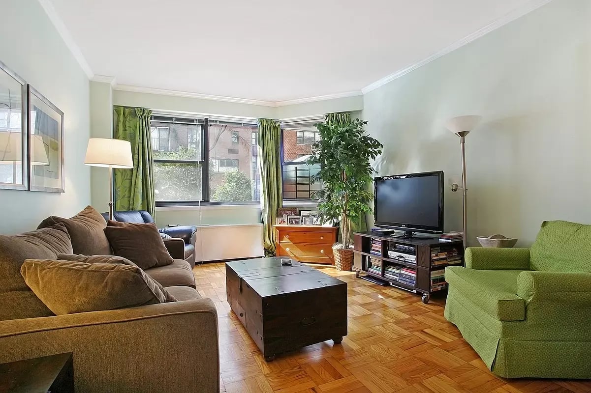 315 East 65th Street Unit: 1F