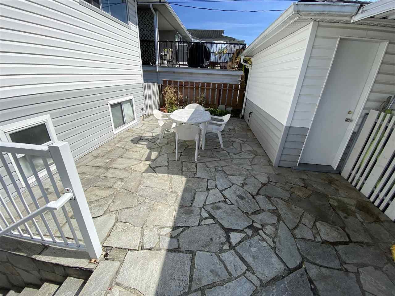 864 E 52nd Ave