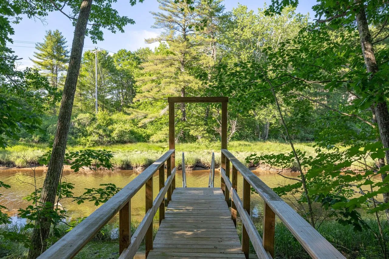Dreamy Riverfront Maine Homes & Homesites