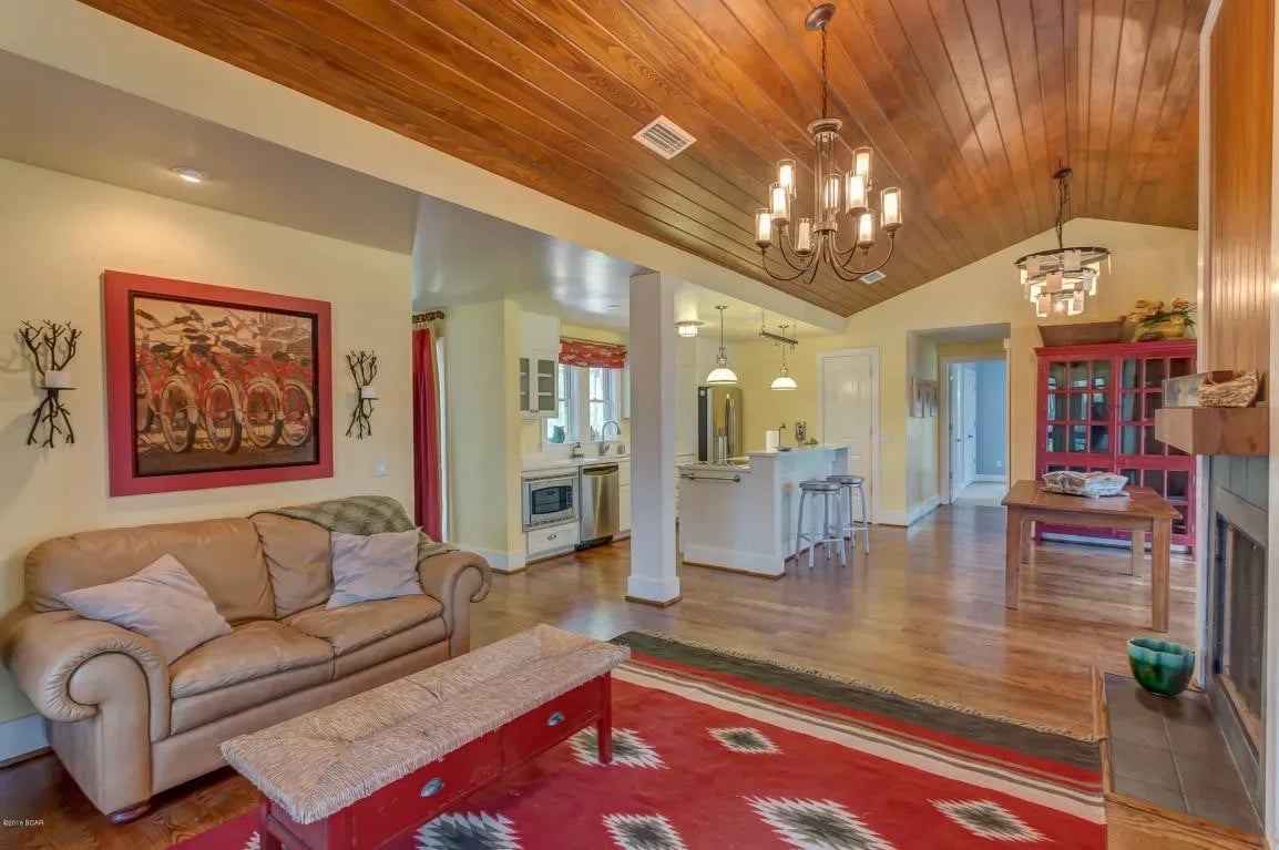 6402 RIVER BLUFF Trail