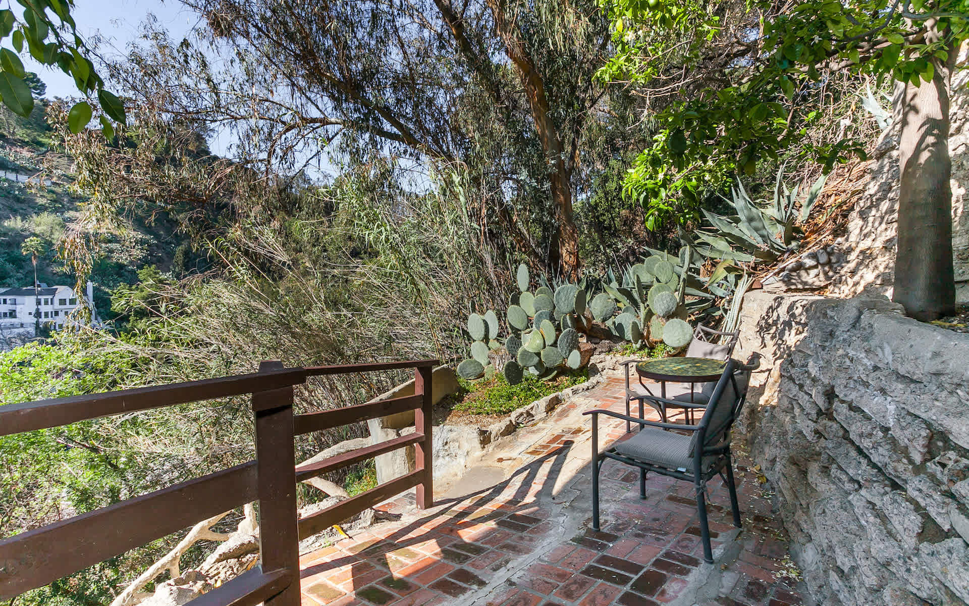 8275 Mannix Drive