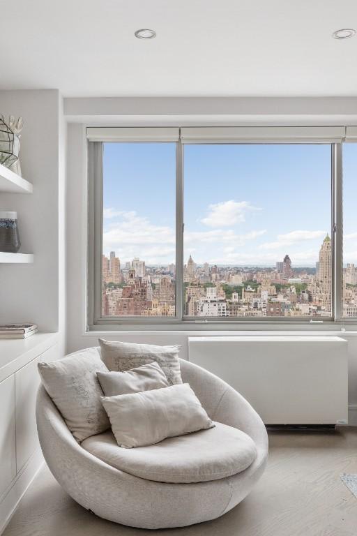 300 E 74th Street Unit: 35F