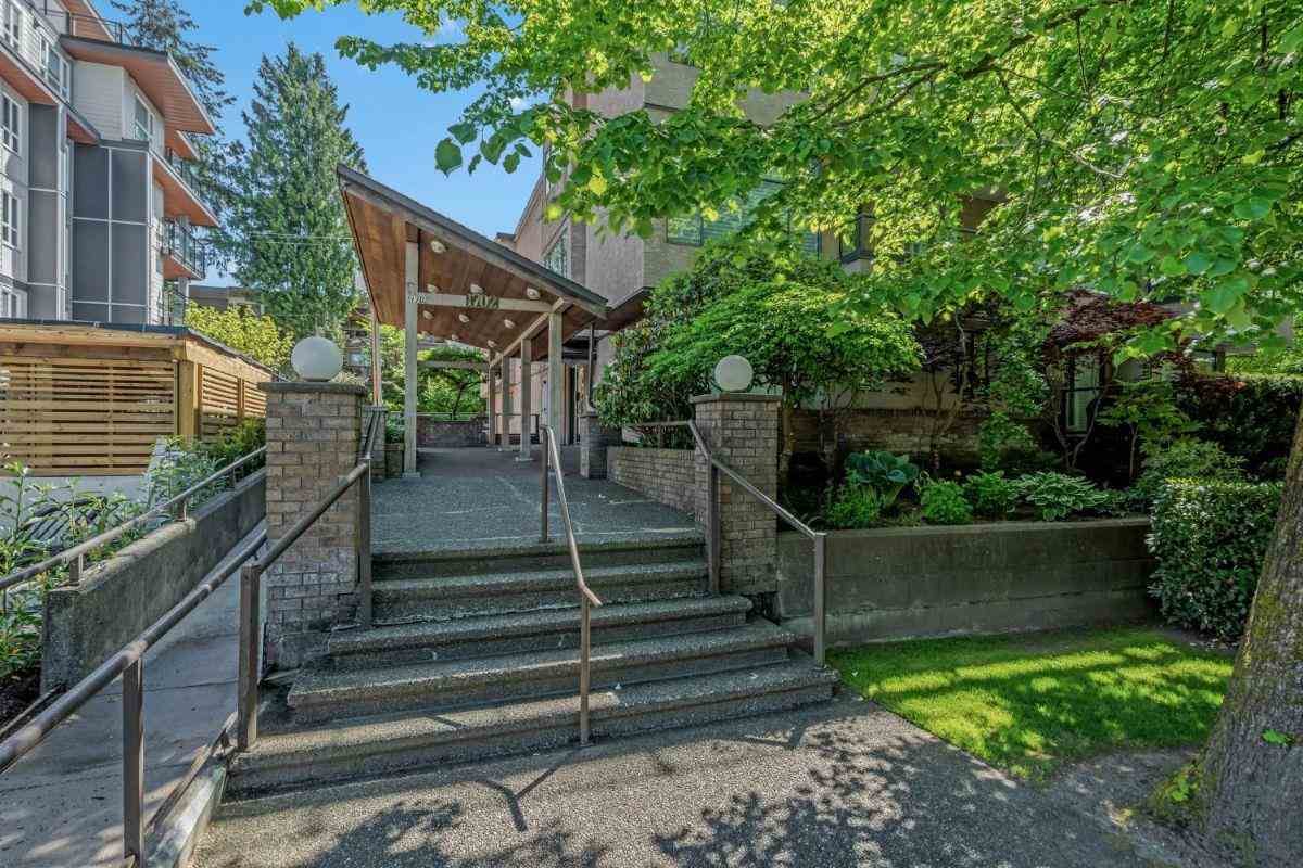 303-1702 Chesterfield Avenue, North Vancouver