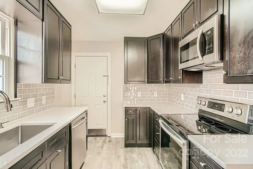 301 Wakefield Dr