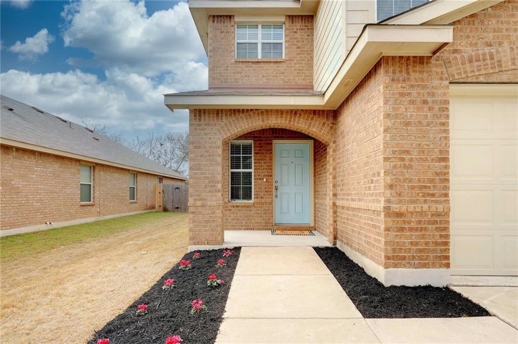 305 Moorhen Ln