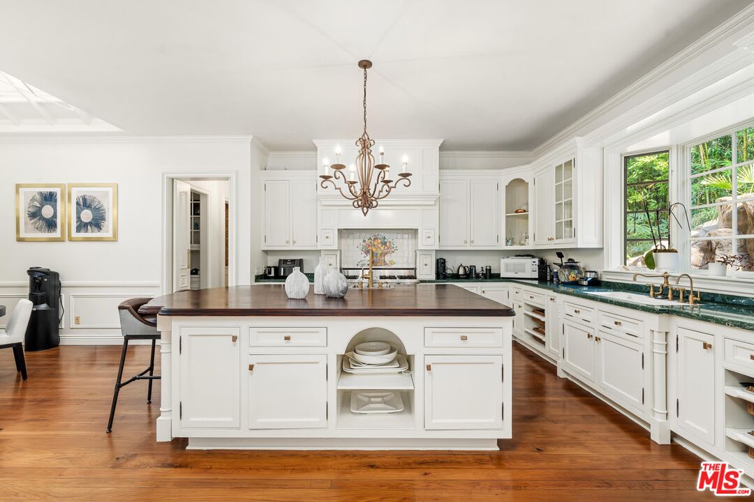 Opulent Ridge