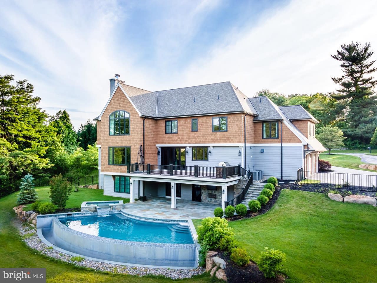 1309 Summer Hill Ln