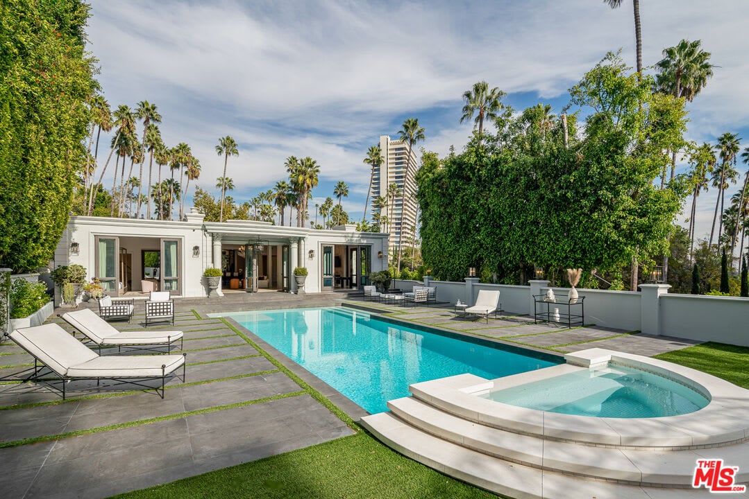 Noble Villa