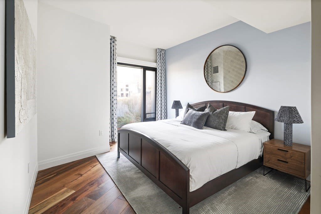 300 Pier 4 Blvd., Unit 2M