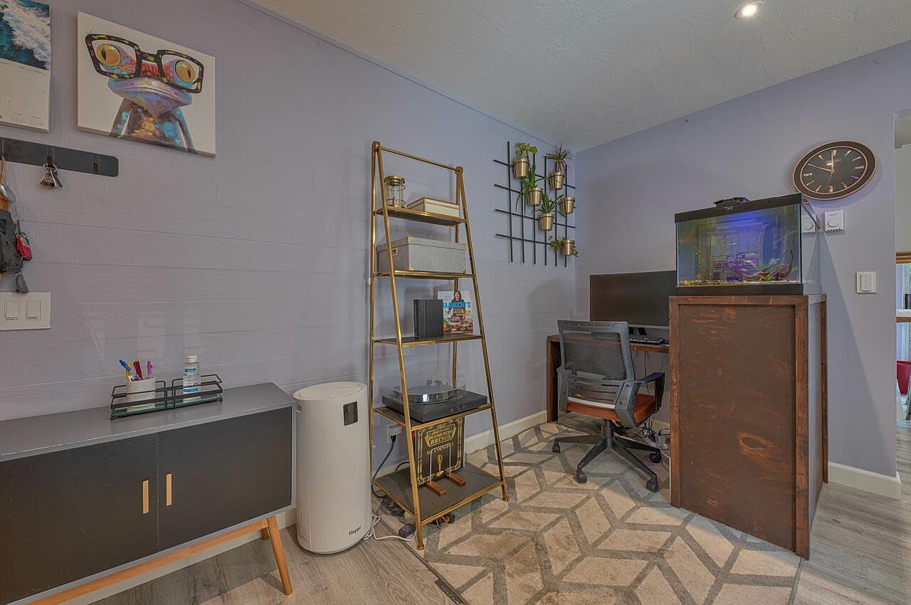3156 Eucalyptus St APT 8