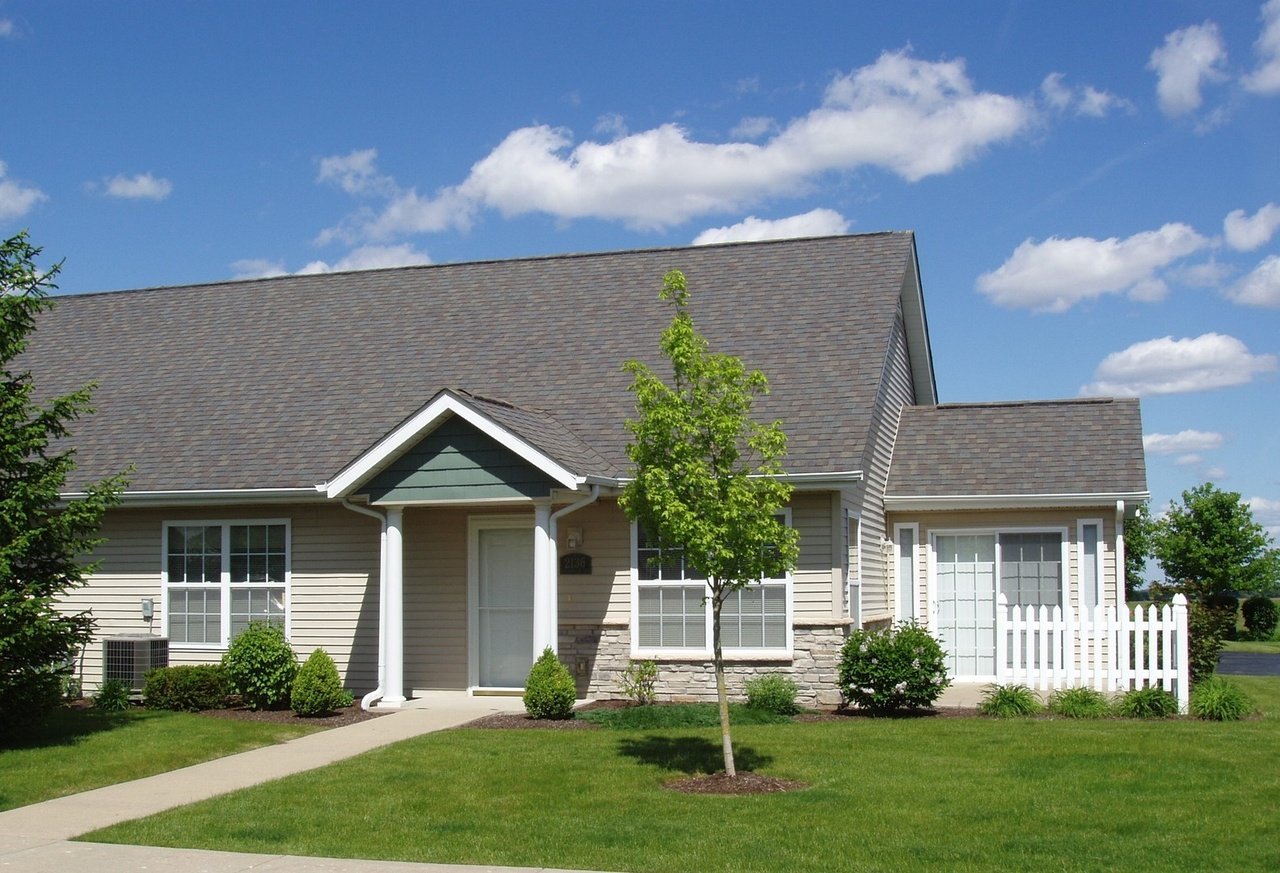 2136 Waterbury Ln East Unit 8E