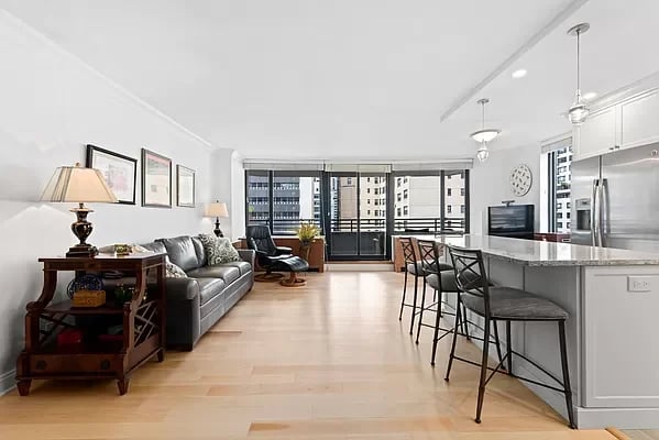 309 East 49th Street Unit: 14B