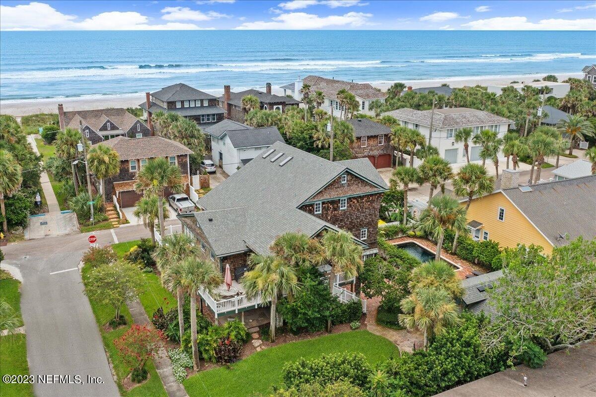 1296 BEACH Avenue