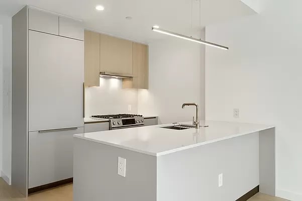 3 Court Square Unit: 4701