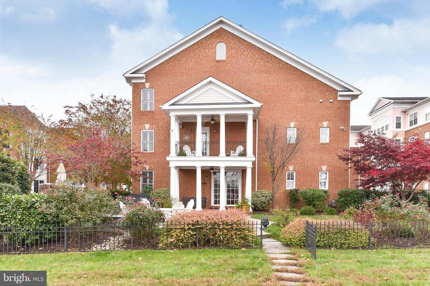 472 Belmont Bay Dr