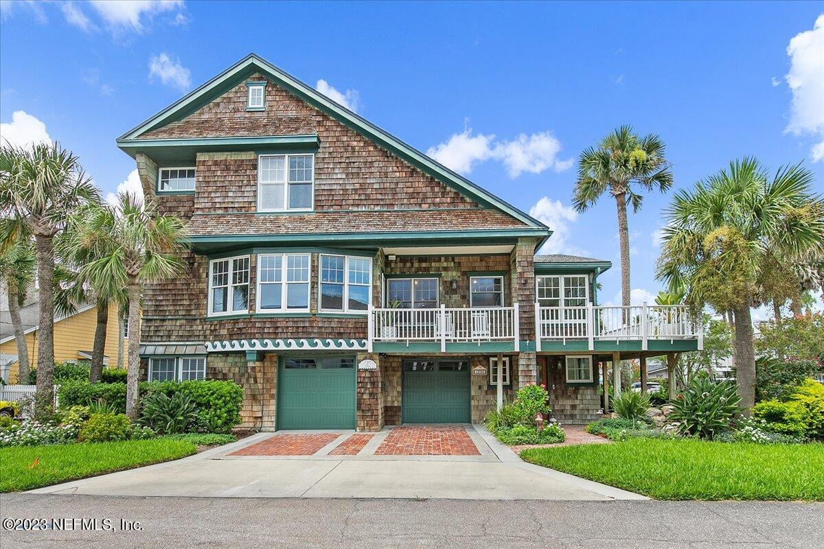 1296 BEACH Avenue