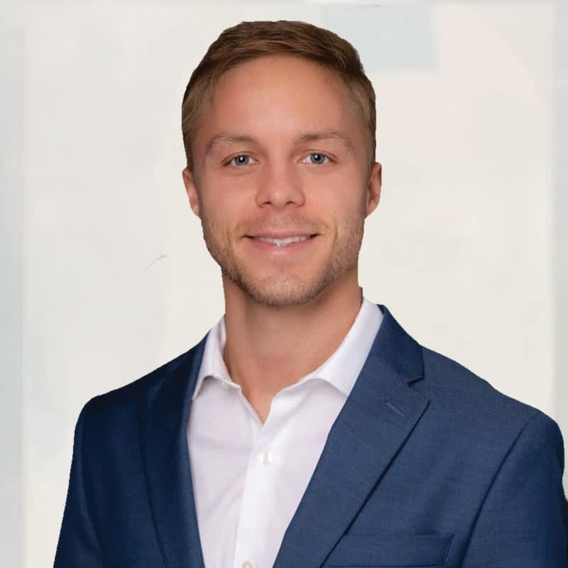 Justin Ratzlaff Tampa Real Estate Agent Headshot