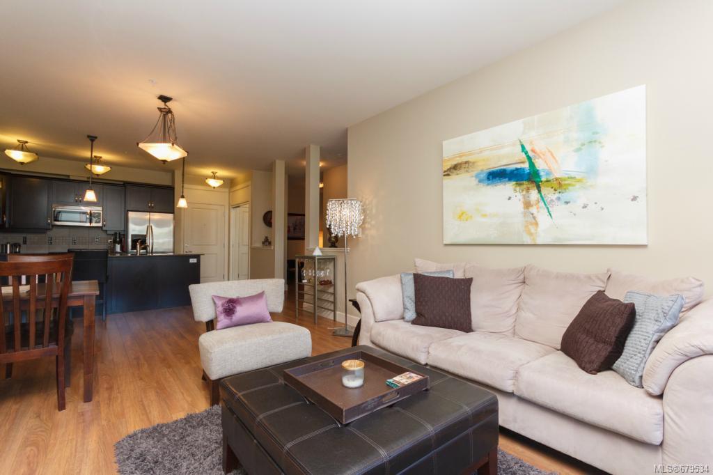 204-3220 Jacklin Rd