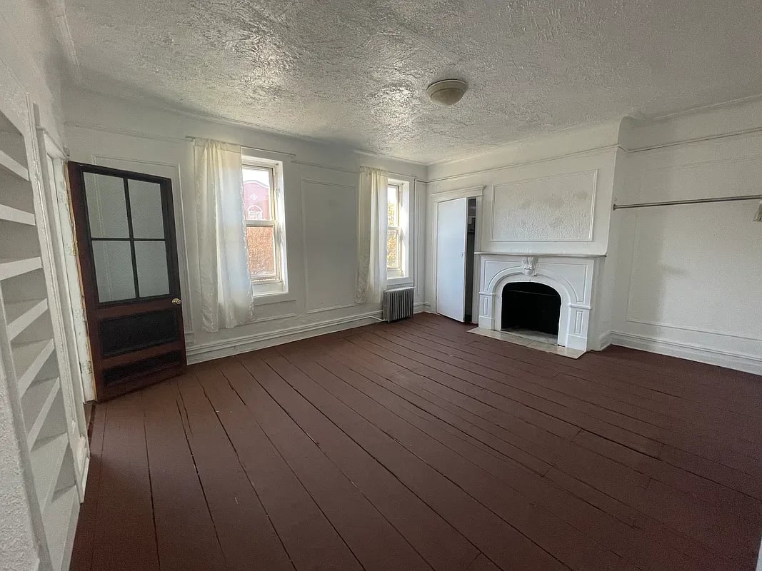 198 Graham Avenue Unit: 3