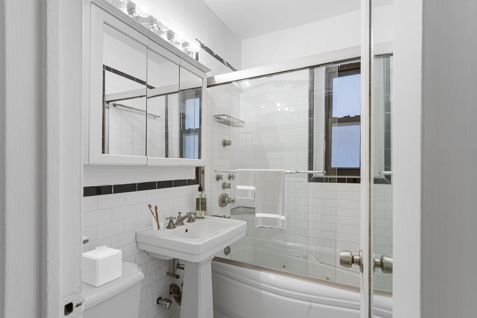 1410 York Avenue, Apt 2-G