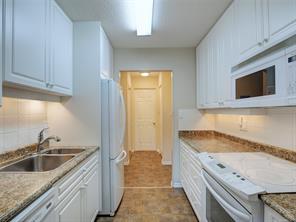 404-1157 Fairfield Rd