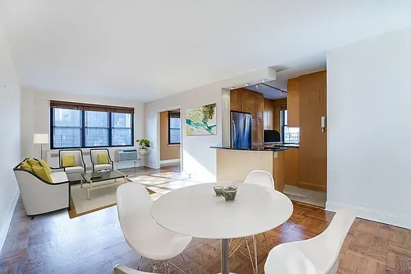 301 East 63rd Street Unit: 14F