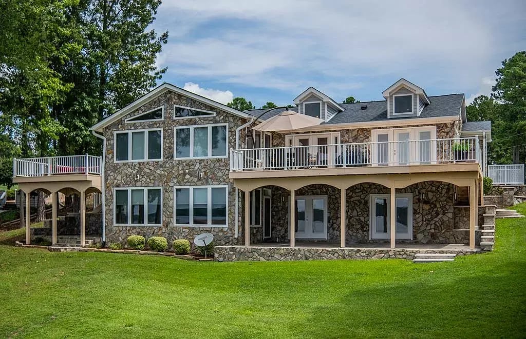 122 Aviator Ln
