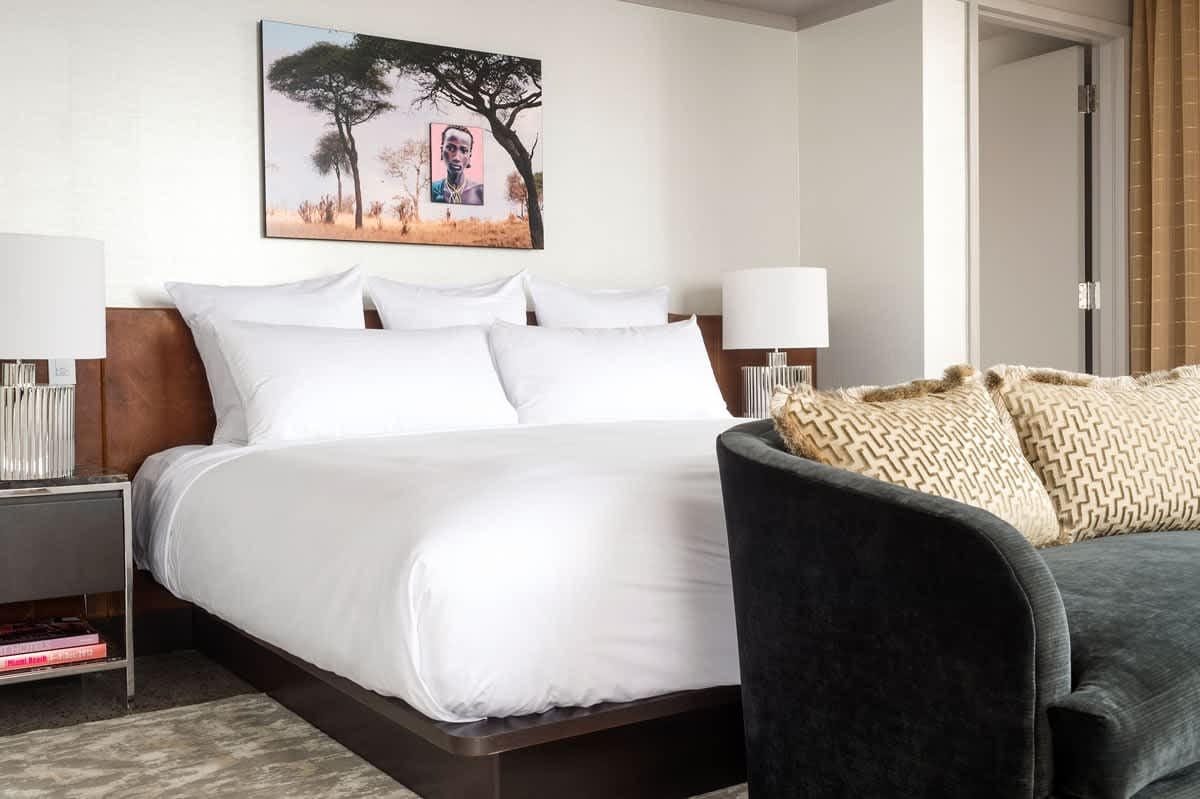 hotel chic NEST Magazine