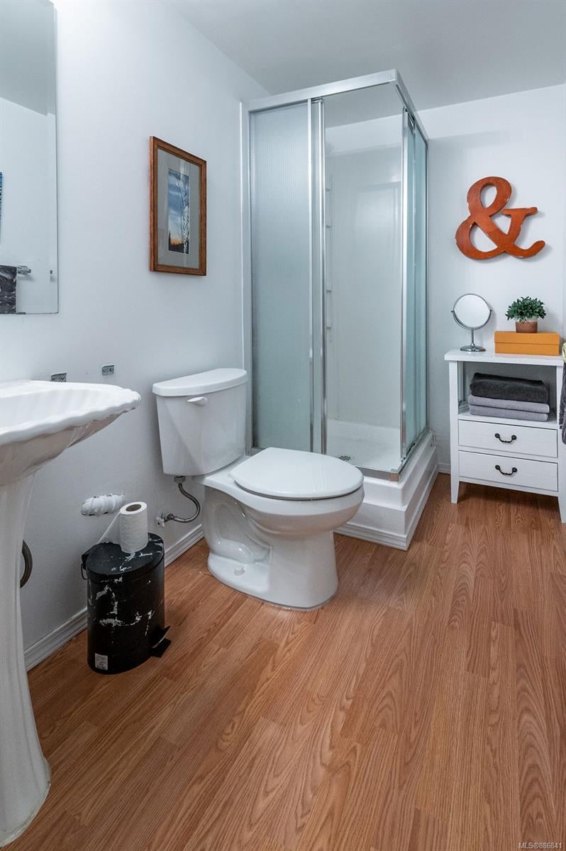 7-4540 W Saanich Rd