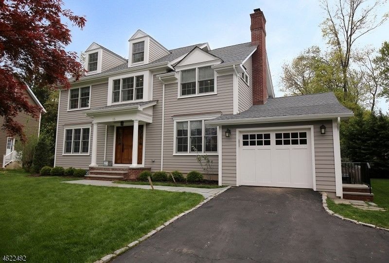 15 Canterbury Ln