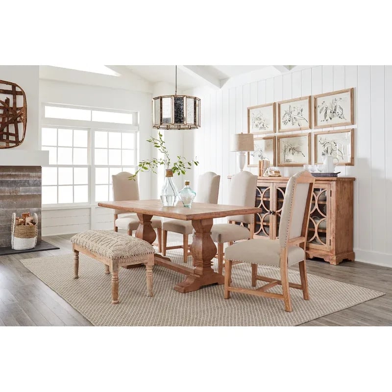Transform Your Dining Room with Elegance and Simplicity: A Guide to Exquisite Decor