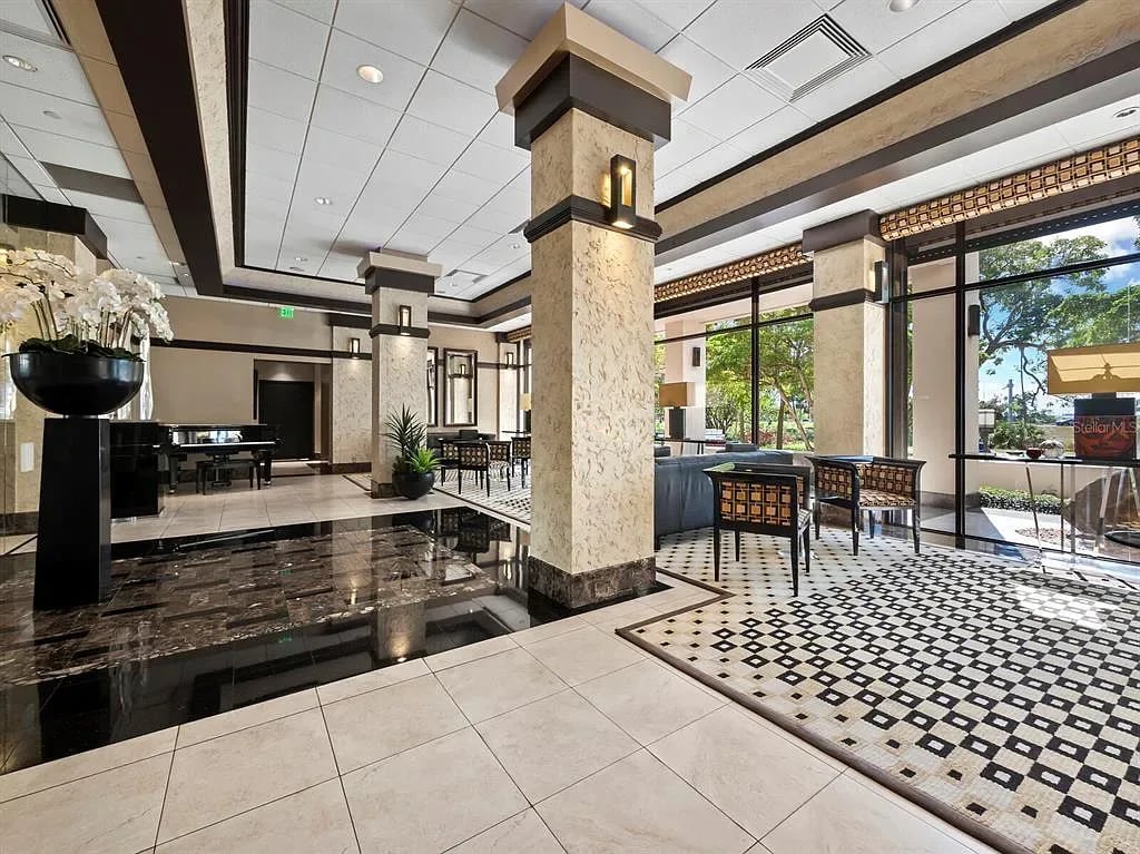 1255 N Gulfstream Ave APT 905