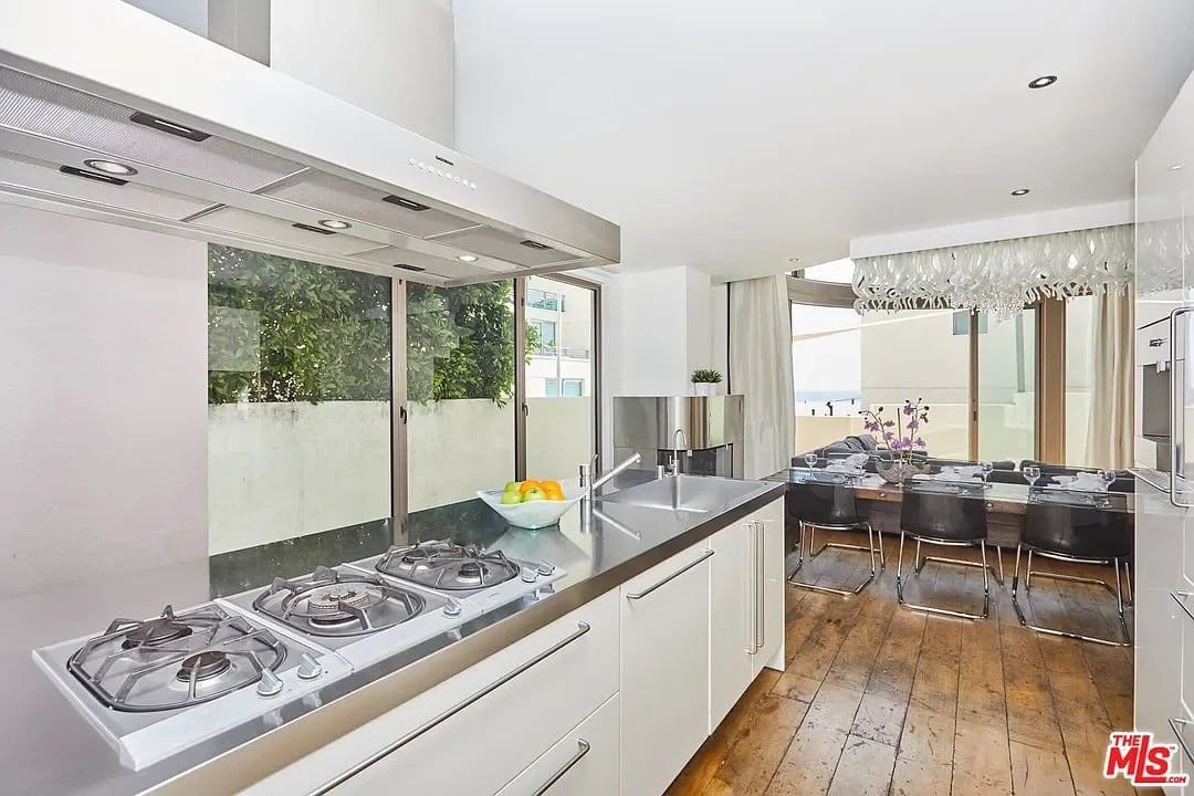 1719 Ocean Front Walk #5