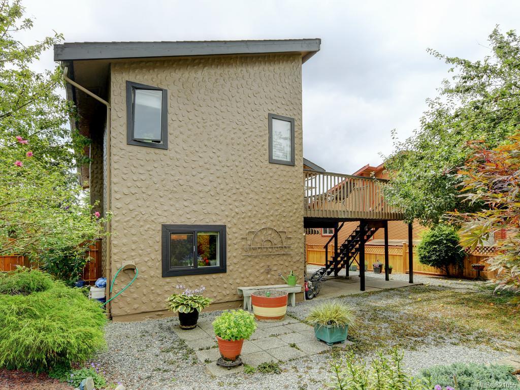 788 Mann Ave