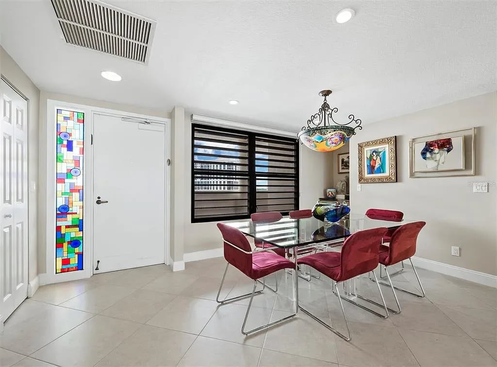 1255 N Gulfstream Ave APT 905