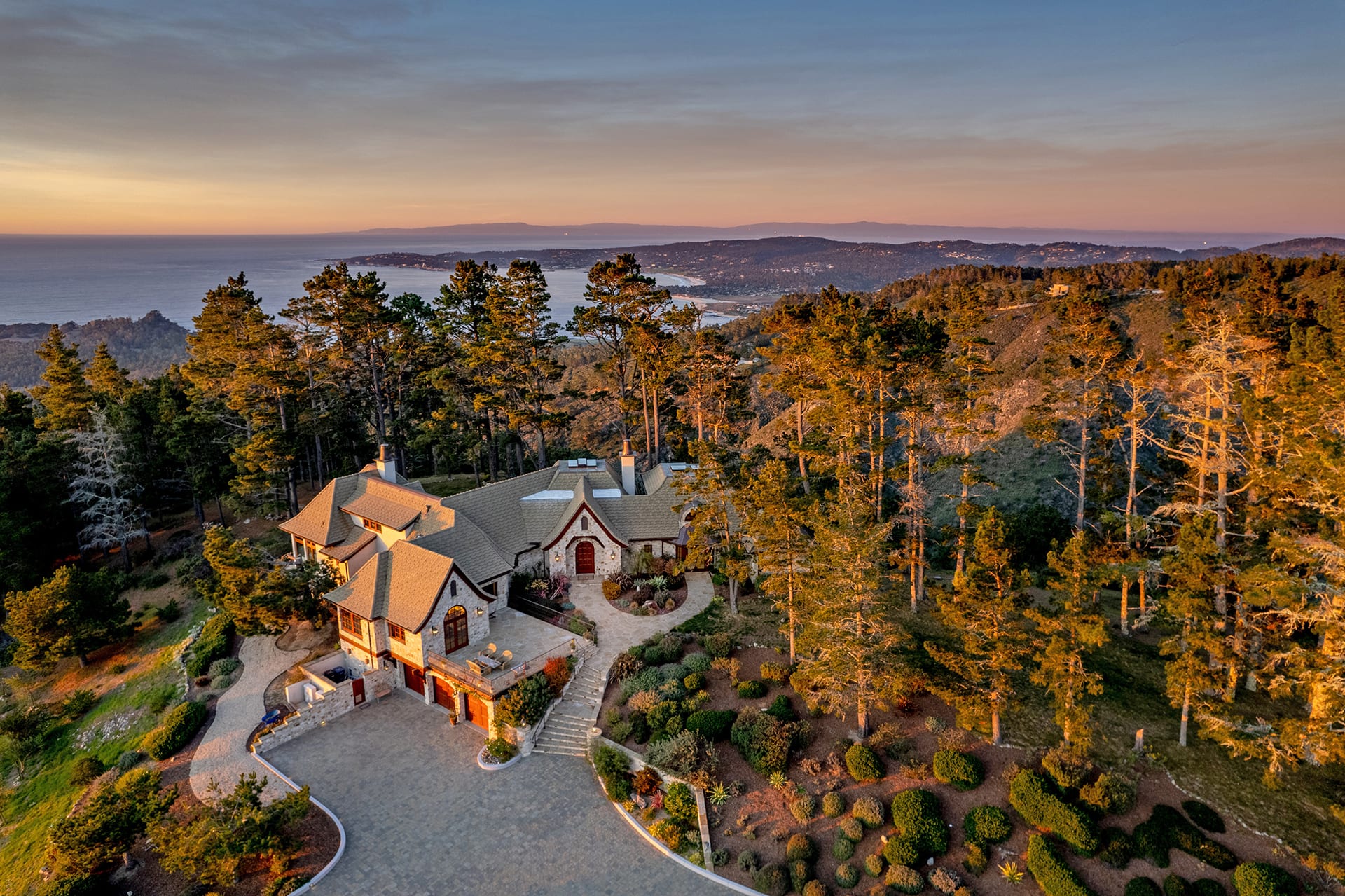 Stunning Peninsula Views - 309 Mt Devon Road