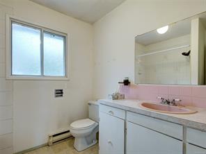 1115 Rolmar Cres